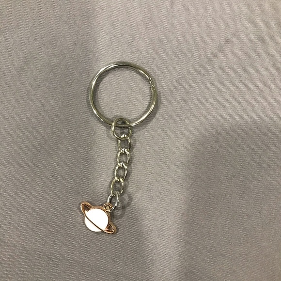 HOMEMADE Saturn Keychains - Picture 3 of 3